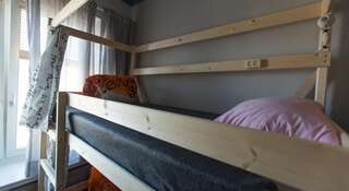 Гостиница Artist Hostel na Kievskoy Москва Спальное место на двухъярусной кровати в общем номере для мужчин и женщин-5